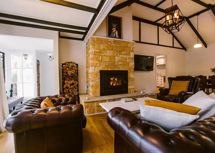 Pet-Friendly Highlands Home With Fireplace
